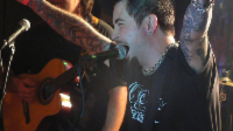 The Pomorians забиват с другарите си от Jaya The Cat