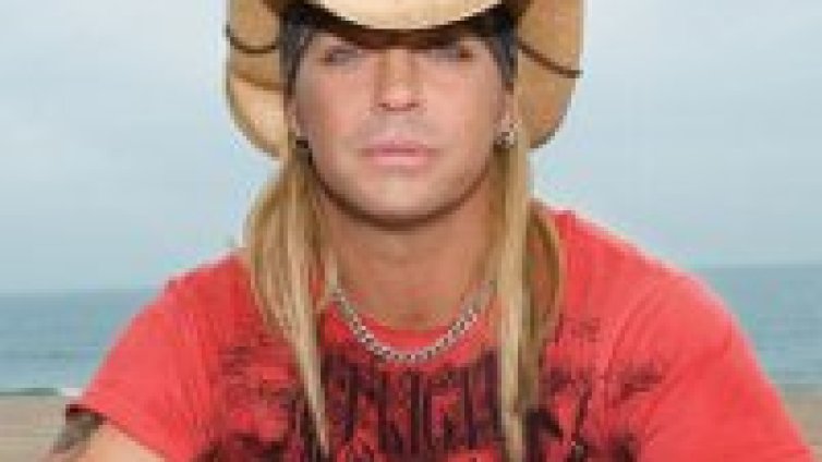Вокалистът на Poison излезе от болница