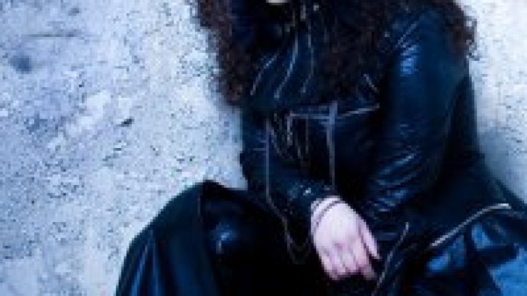 Нора представя нови парчета