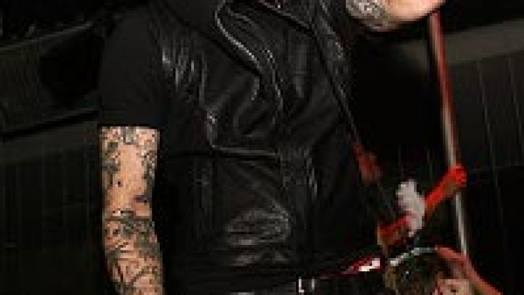 Pete Wentz се набърка в нов проект