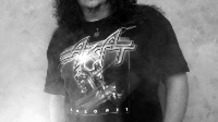 Звезди от Ахат става радио водещ