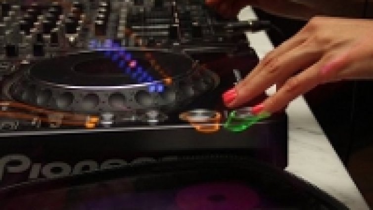 Избираме най-добър клуб в България и най-добър DJ