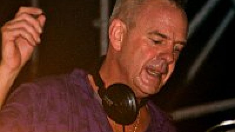  Fatboy Slim с разбиващо парти на морето 