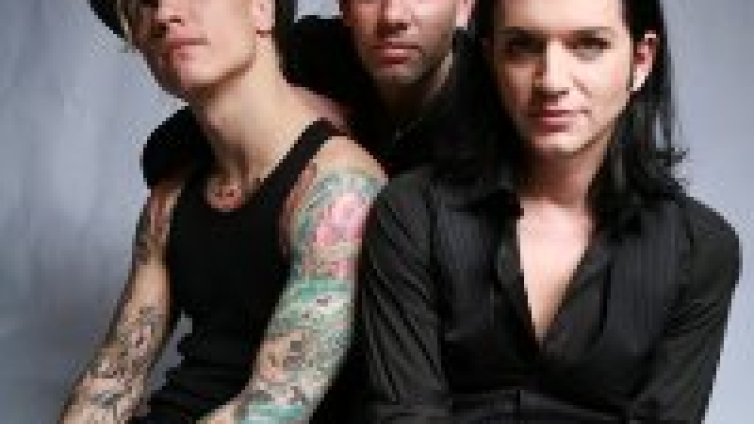 Placebo със собствена LED стена за шоуто си в София