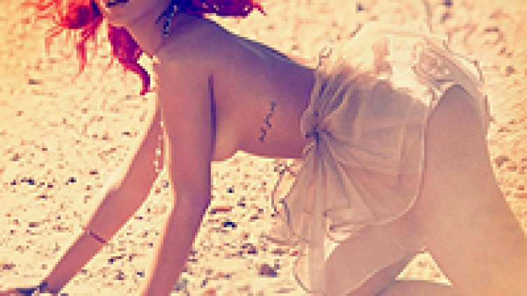 Виж провокативната фотосесия на Rihanna към Loud