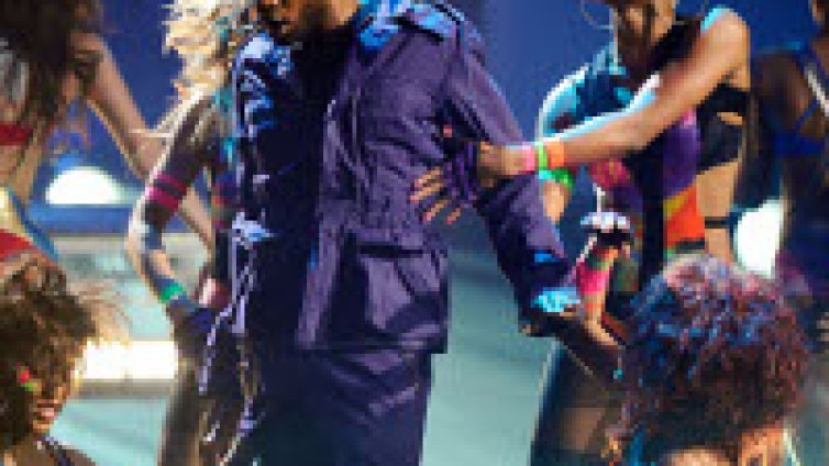 Виж кой прибра наградите на AMA 2010