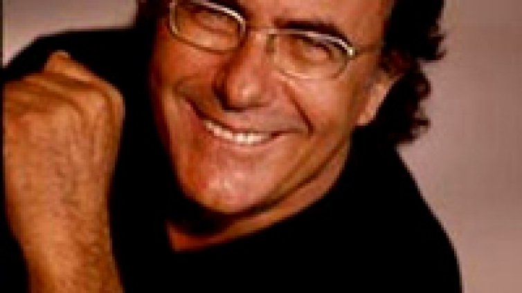 Al Bano Carrisi раздава автографи на феновете си в София