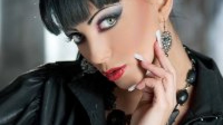 Емануела записа дует с турската звезда Сердар Ортач