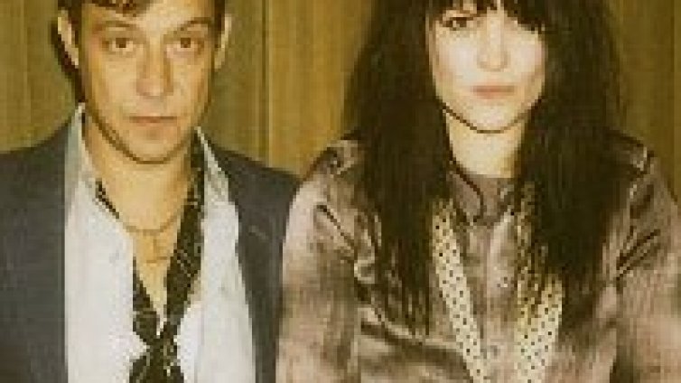 Преслушай Blood Pressures на The Kills