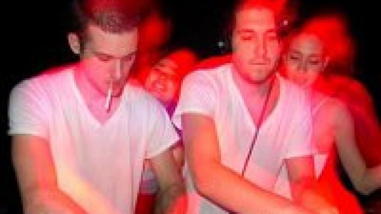 Електро-поп дуото Holy Ghost! с ново свежарско видео