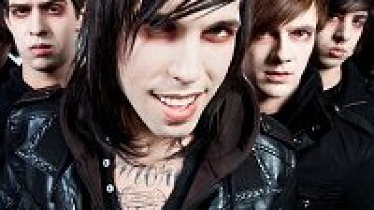 Емо-хардкор секстета Vampires Everywhere! пуснаха второ официално видео