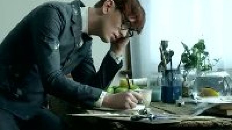 Patrick Wolf се потапя в спомени от детството си в страхотно ново видео