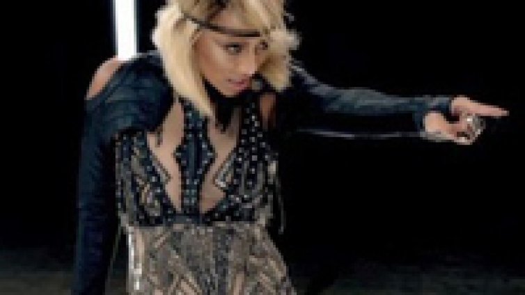 Keri Hilson супер секси в новото си видео с Nelly  