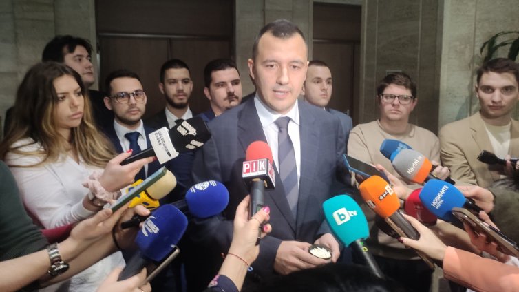 БСП: Искаме пълна забрана на никотиновите паучове, торбички и снусове