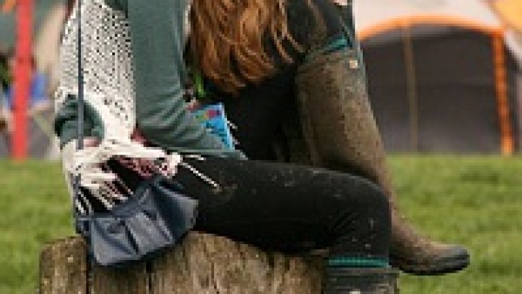 3-4 години живот за Glastonbury, според шефа му
