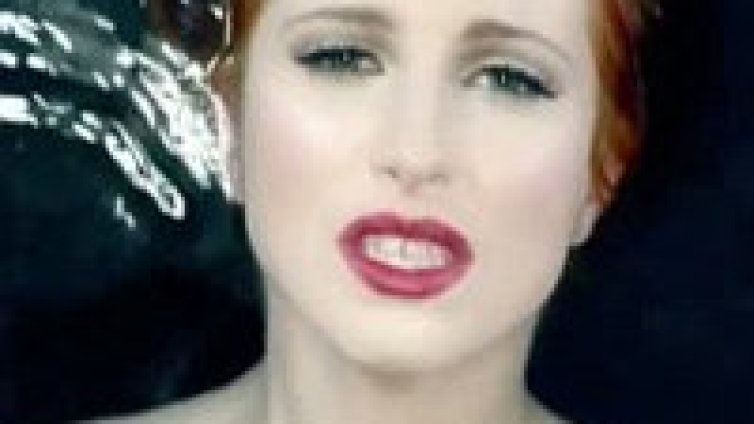Monster на Paramore е вече тук
