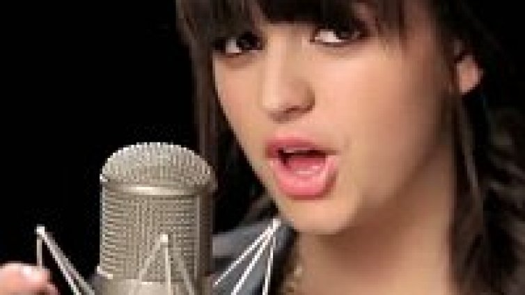 Rebecca Black с нов клип, гледай го тук