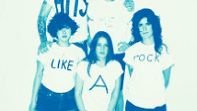 CSS с ремикс на дебютния сингъл от новия албум