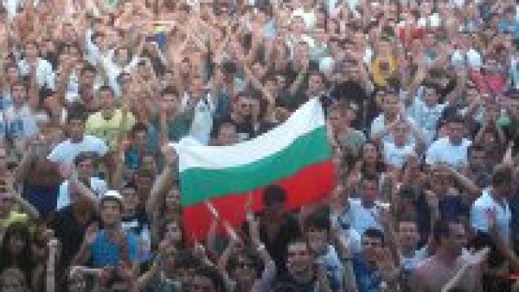Разтърсващото парти на Armin van Buuren извън емоциите