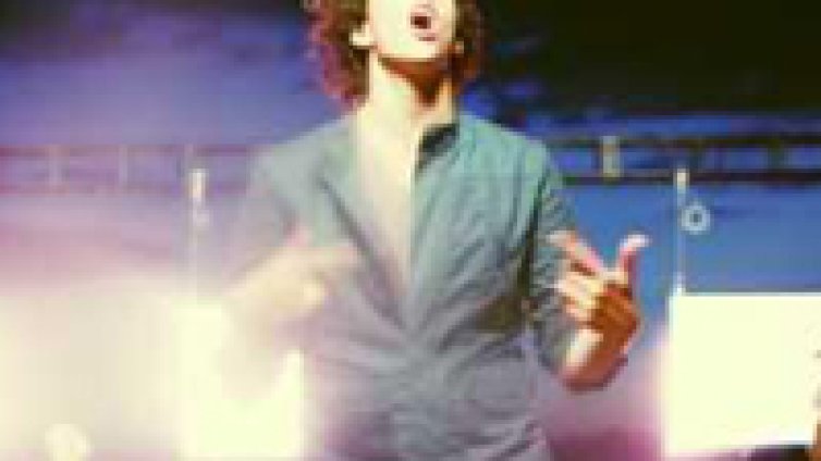 Свеж британски полъх и нов сингъл от Julian Perretta