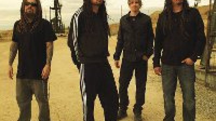 Korn с официално видео към Get Up!