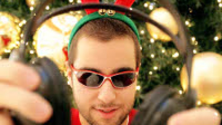 Търси се: Новата БГ Коледна песен 2011