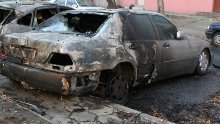 Закопчаха заподозрян за палежите на коли в София 