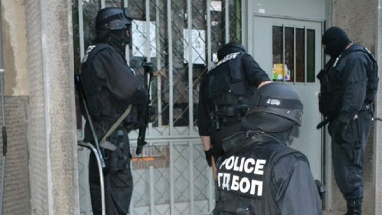 Задържаха четирима "Превозвачи" в Стара Загора