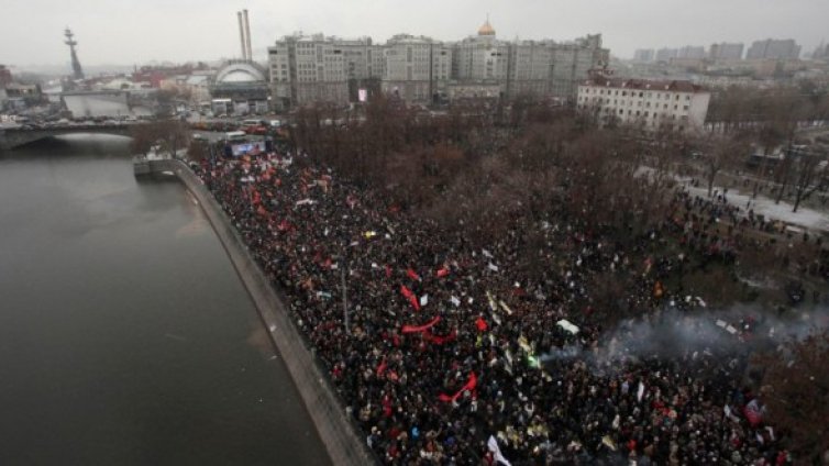 30 хиляди на опозиционен поход срещу Путин в Москва