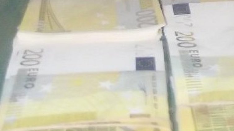 3 години условно за залагания с фалшиво евро 