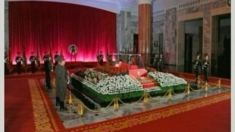 Митове за Ким: Контролира времето чрез настроението си