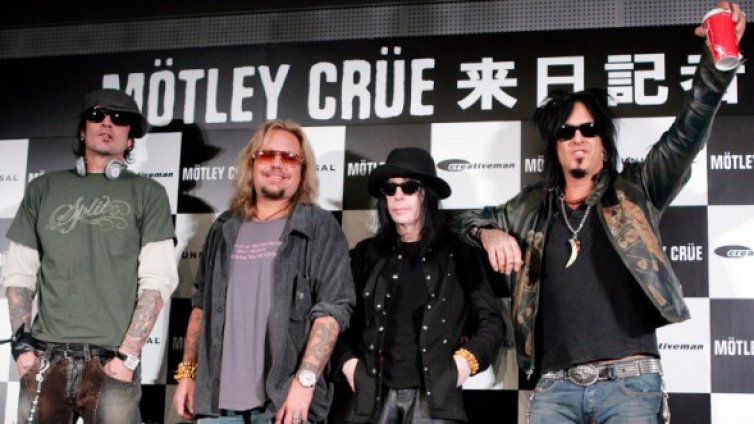 Разпадат ли се Motley Crue?