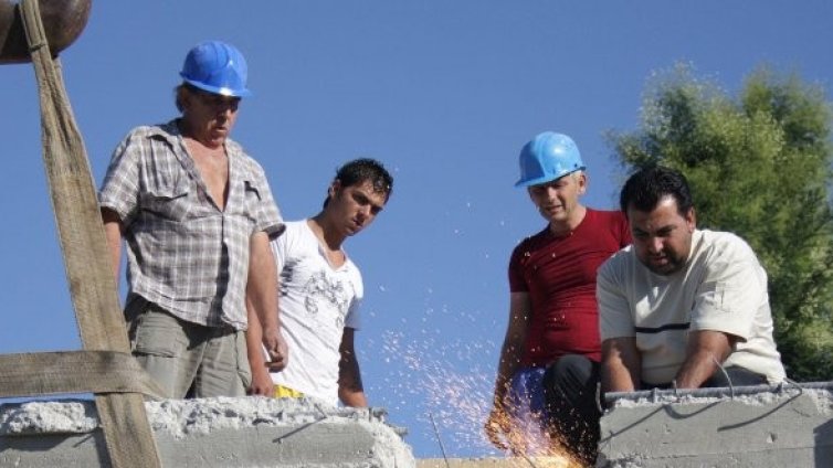 Италия отваря трудовия си пазар за България