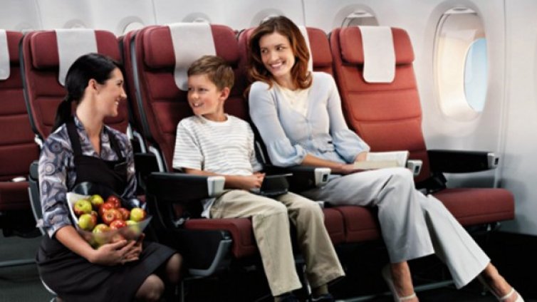 Поглезете се с лукса на първата класа на Qantas Airlines 