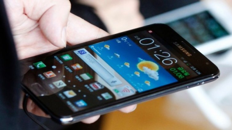 Samsung се циментира на първото място