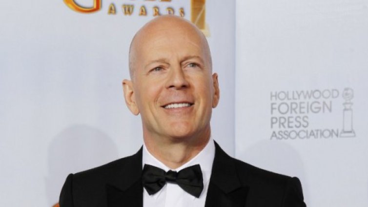 Брус Уилис чака четвърто момиченце