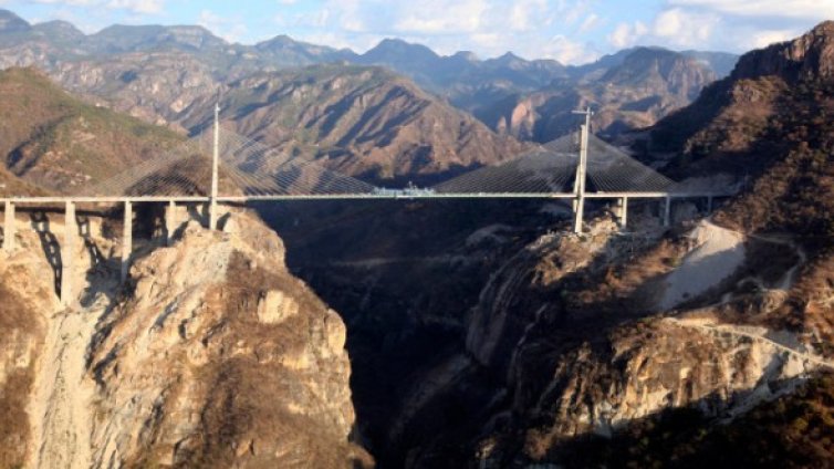 Най-високият мост в света бе открит в Мексико