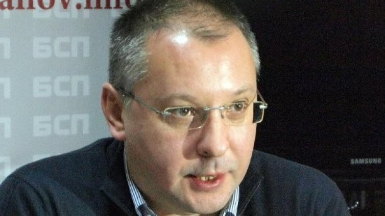 Станишев: Животът не се изчерпва с бетонните писти на Борисов!