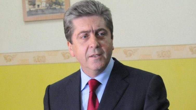 Първанов взима в новия си офис само секретарката  