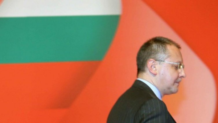 Заиграване с ГЕРБ ще е самоубийство за БСП!