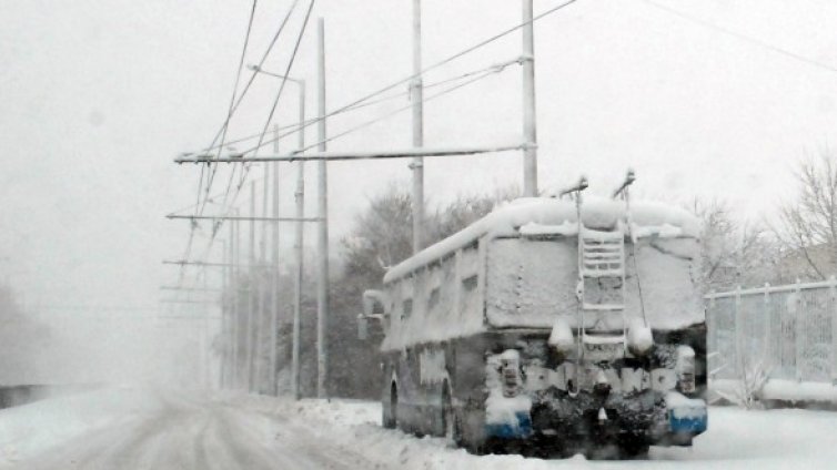 Код "червено" остава в сила за цяла България