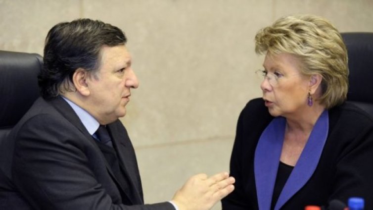 Вивиан Рединг размаха пръст на холандците