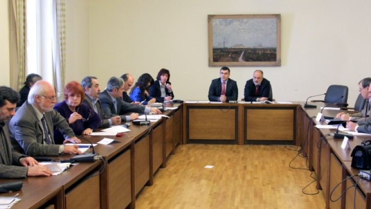 Вдигат пенсиите догодина, ама ако има пари