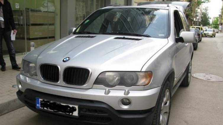 Заловиха BMW с пренабити номера край Дупница