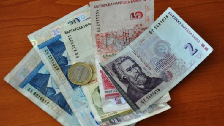 Тройната коалиция си раздала над 700 хил. лв. бонуси за 2007