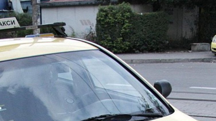 Пиян клиент счупи нос на таксиджия в Перник 