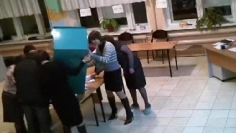 Изборите в Русия &ndash; как се пълнят урни  