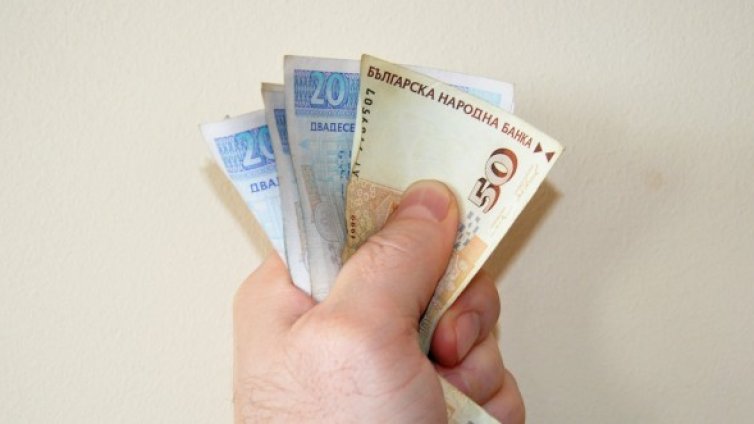 Закопчаха варненски общинар за изнудване на бизнесмен