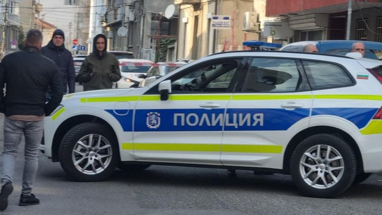 Двама са в болница след обгазяване с монтажна пяна и обезмаслител