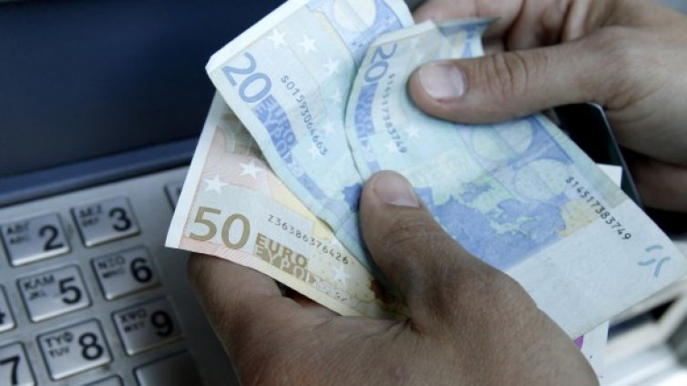 Излизането на Гърция от еврозоната ще струва скъпо